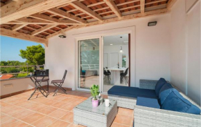 Stunning apartment in Milna with WiFi and 1 Bedrooms